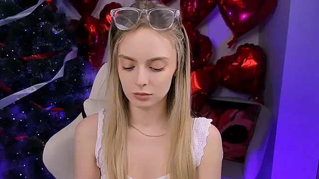 Snapshot of JuliaBrewwer chatting on March 2026 06:02:02 PM JuliaBrewwer online show from March 2026 06:02:02 PM