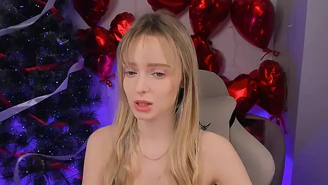 Snapshot of JuliaBrewwer chatting on April 2026 02:22:01 PM JuliaBrewwer online show from April 2026 02:22:01 PM