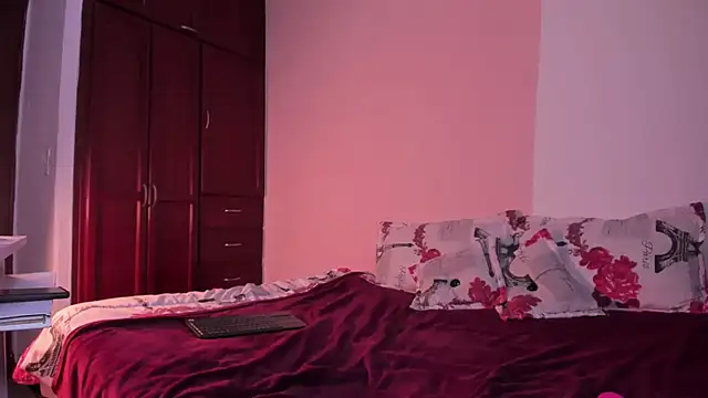 Snapshot of Pariss_Gold chatting on September 2025 05:53:02 AM Pariss Gold online show from September 2025 05:53:02 AM