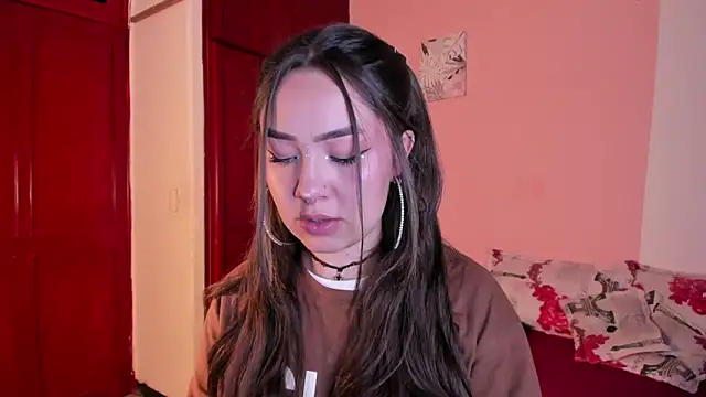 Snapshot of Pariss_Gold chatting on October 2025 01:48:02 AM Pariss Gold online show from October 2025 01:48:02 AM