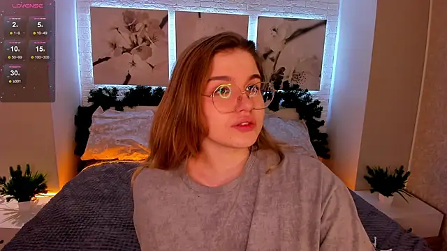 SophieMurrr online show from December 2025 03:29:01 PM