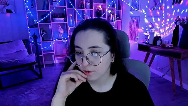 VirtuallVoyant online show from September 2025 02:17:01 PM