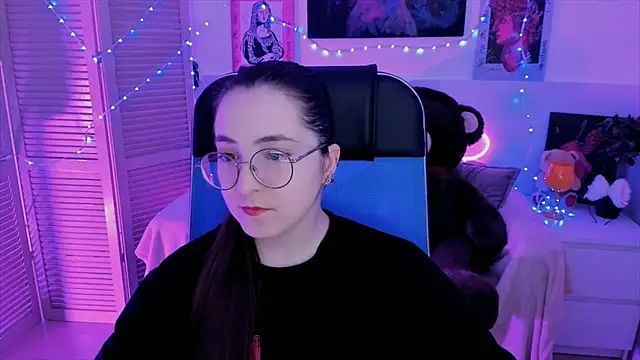 VirtuallVoyant online show from September 2025 04:45:01 AM