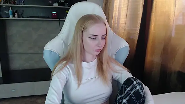 Cutti Crystal online show from March 2026 11:26:02 AM