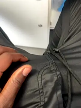 Snapshot of kamo012000 chatting on November 2025 08:15:01 AM kamo012000 online show from November 2025 08:15:01 AM