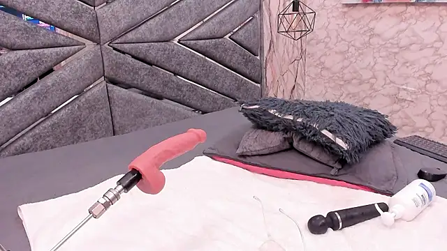 SASHA BROWNIE   online show from March 2026 07:22:02 PM