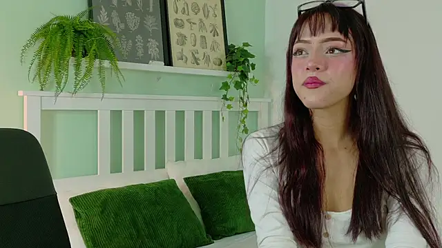 Taylorsmitth  online show from October 2025 12:16:02 PM