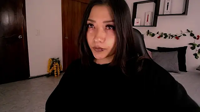 Mia 1120 online show from October 2025 12:38:01 PM