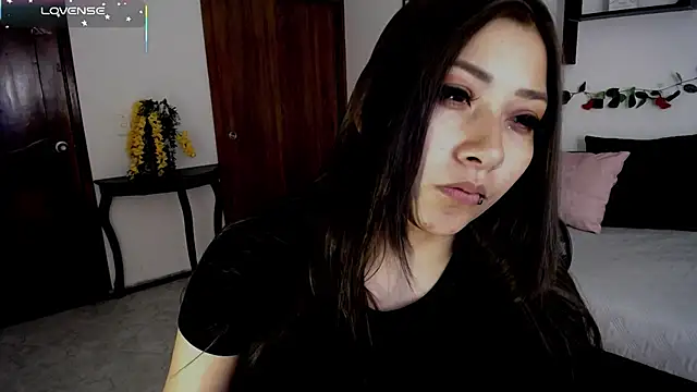 Mia 1120 online show from November 2025 07:25:01 PM