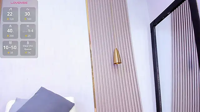 Skylar Smith  online show from October 2025 12:30:01 PM