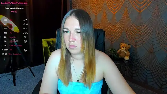 Snapshot of Sofii_darling chatting on June 2026 04:32:01 PM Sofii darling online show from June 2026 04:32:01 PM