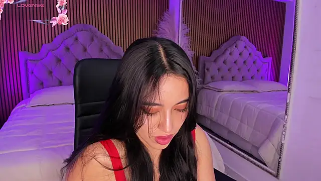 Starbutterflyy  online show from March 2026 05:00:01 AM