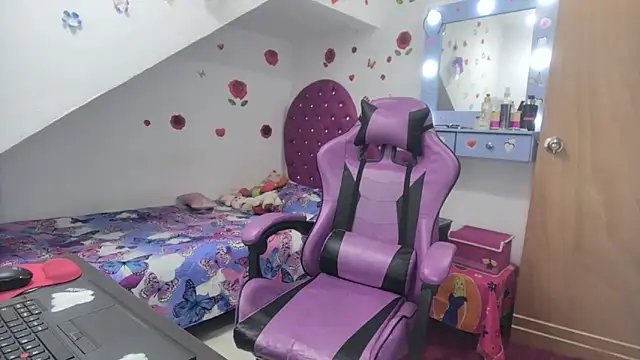 Snapshot of soffy_rosses chatting on October 2025 01:52:02 AM soffy rosses online show from October 2025 01:52:02 AM