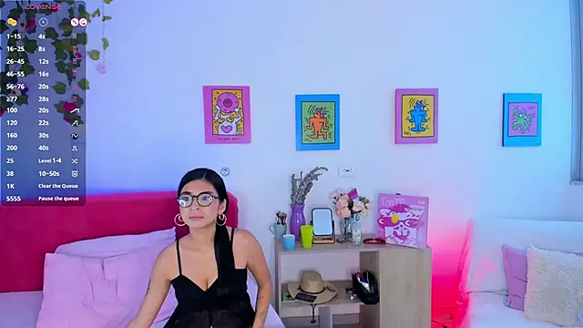 Snapshot of AprilAddams_ chatting on September 2025 09:27:01 PM AprilAddams online show from September 2025 09:27:01 PM