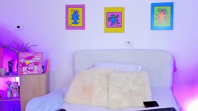 Snapshot of AprilAddams_ chatting on October 2025 09:15:01 PM AprilAddams online show from October 2025 09:15:01 PM