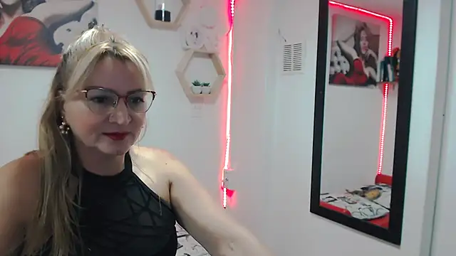 DIVAX MONSERRAT online show from November 2025 08:05:01 PM