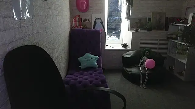 Snapshot of Betty_Brick chatting on May 2026 02:13:02 PM Betty Brick online show from May 2026 02:13:02 PM