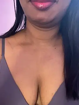 Snapshot of tamil_Aarathi chatting on June 2026 05:15:02 PM tamil Aarathi online show from June 2026 05:15:02 PM