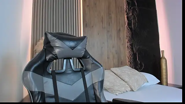 Snapshot of evelin_lopezz chatting on February 2026 02:20:02 AM evelin lopezz online show from February 2026 02:20:02 AM