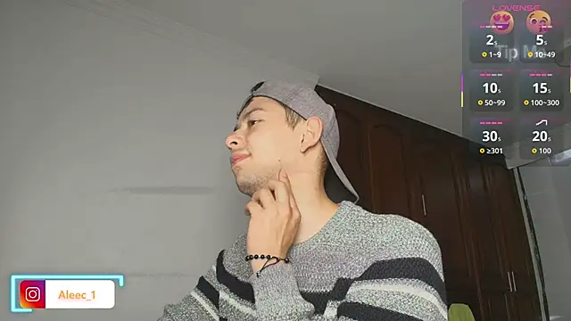 Aleecandrews online show from October 2025 07:25:02 PM