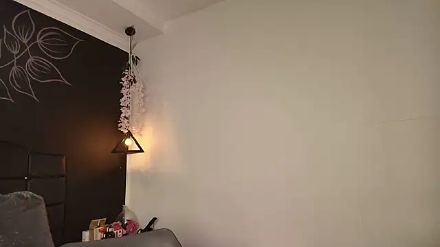 Aleecandrews online show from November 2025 07:07:02 PM