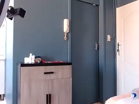 CuteHugeAxx online show from October 2025 12:35:01 PM
