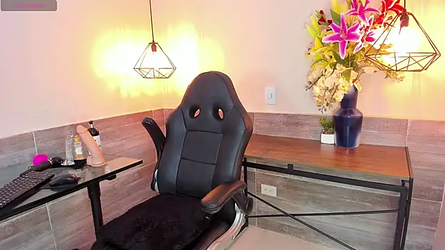 LussieWillow online show from September 2025 11:59:02 AM