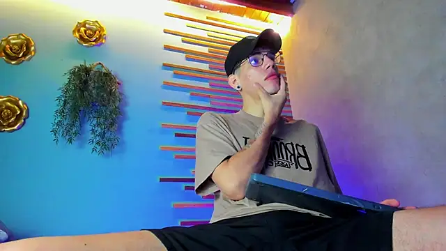 david huge online show from October 2025 01:40:02 PM