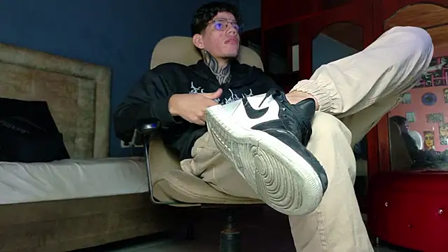 david huge online show from March 2026 06:26:01 AM