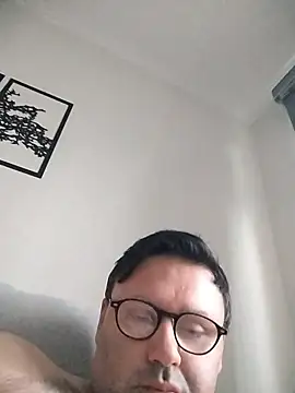 Snapshot of LeoMaduroSP chatting on October 2025 08:15:02 PM LeoMaduroSP online show from October 2025 08:15:02 PM