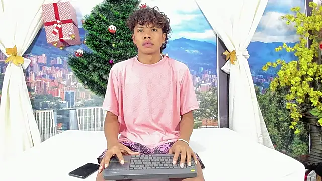 MilthonDelis online show from November 2025 04:12:01 AM