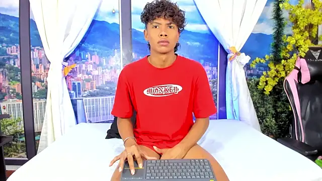 MilthonDelis online show from December 2025 03:01:02 AM