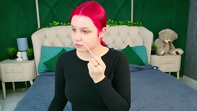 Wilda Foster online show from September 2025 05:42:01 AM