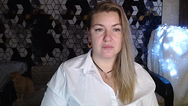 NikaSkylink online show from December 2025 08:07:02 PM