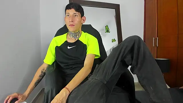 Davide 444 online show from October 2025 03:49:02 AM