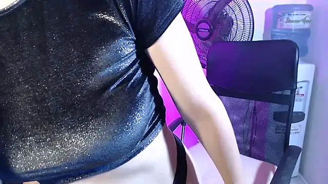 Gigibies1 online show from November 2025 01:07:02 PM