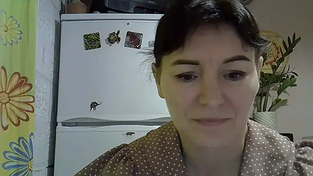 Krystal 82 online show from November 2025 02:26:01 PM