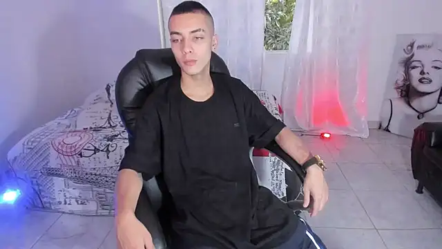 Snapshot of Dereck_Boy8 chatting on October 2025 09:15:01 PM Dereck Boy8 online show from October 2025 09:15:01 PM