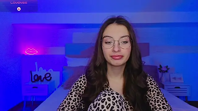 Real cutie1 online show from November 2025 09:09:01 PM