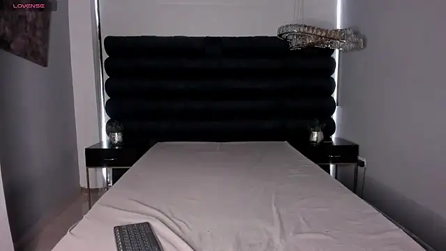 rubyrouge   online show from December 2025 07:33:02 PM