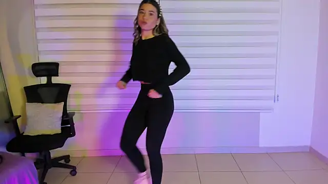 Rachell criss online show from September 2025 04:17:02 AM