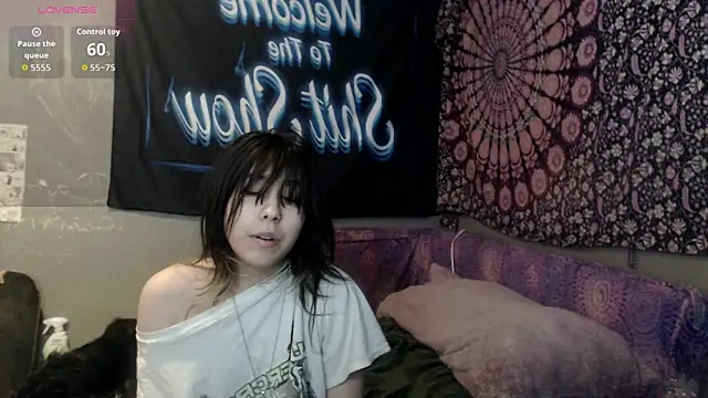 London Ray online show from October 2025 05:47:02 AM