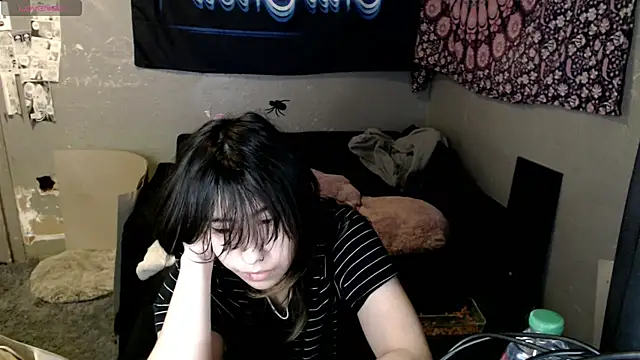 London Ray online show from October 2025 08:47:01 AM