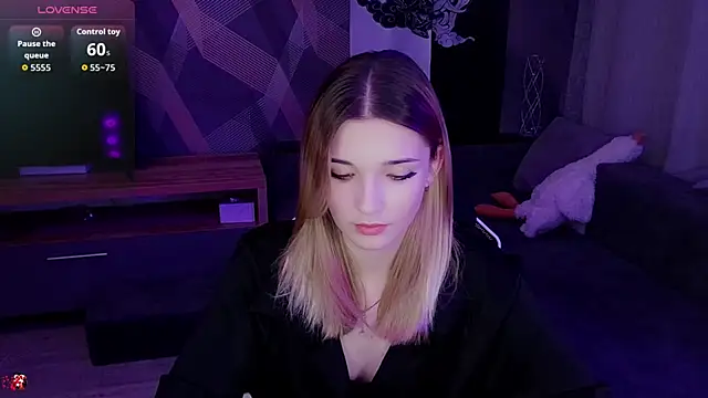 Sandy Belle online show from November 2025 08:09:01 PM