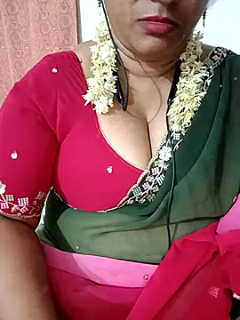 Snapshot of Swetyhoney chatting on October 2025 07:44:02 PM Swetyhoney online show from October 2025 07:44:02 PM