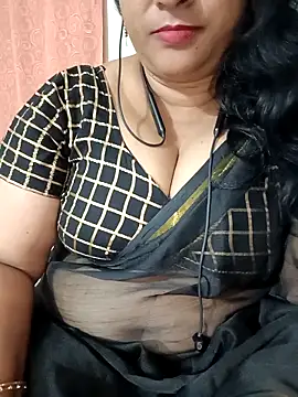 Snapshot of Swetyhoney chatting on October 2025 06:06:01 PM Swetyhoney online show from October 2025 06:06:01 PM