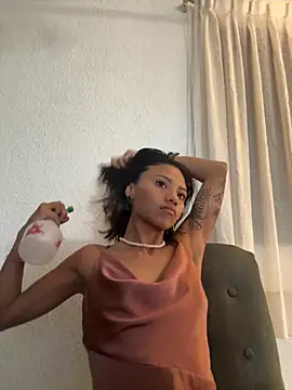 Snapshot of Nia_Desire chatting on September 2025 06:59:02 AM Nia Desire online show from September 2025 06:59:02 AM