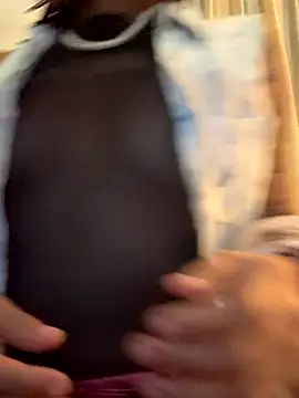 Snapshot of Nia_Desire chatting on September 2025 06:58:02 AM Nia Desire online show from September 2025 06:58:02 AM