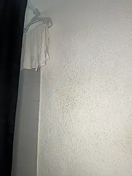 Nia Desire online show from April 2026 10:18:01 PM