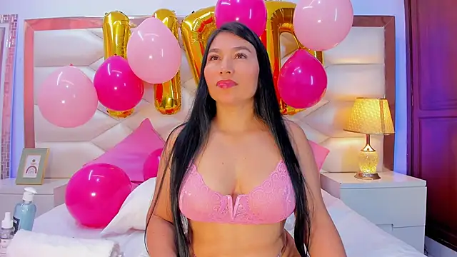 Snapshot of KarinaGomezxxx chatting on October 2025 02:14:02 PM KarinaGomezxxx online show from October 2025 02:14:02 PM